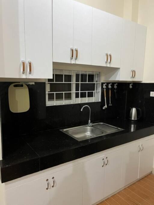 Estilo Apartment 2-Storey Clarin  Екстериор снимка