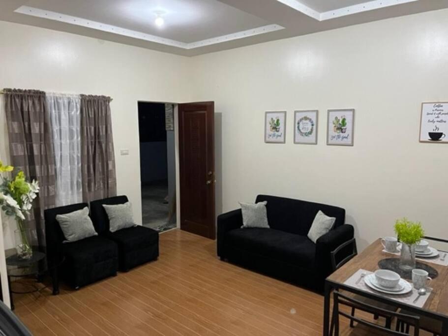 Estilo Apartment 2-Storey Clarin  Екстериор снимка