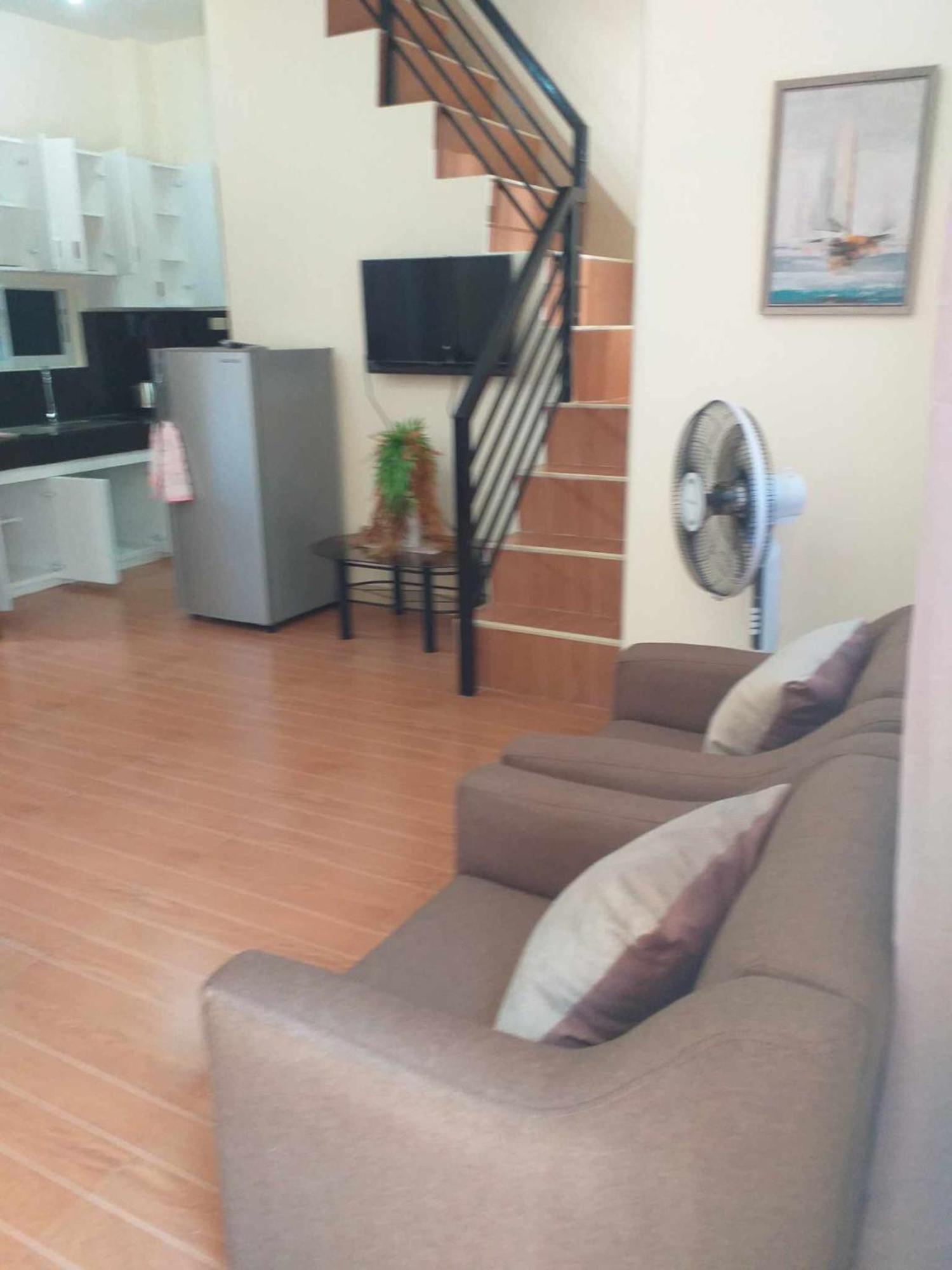 Estilo Apartment 2-Storey Clarin  Екстериор снимка