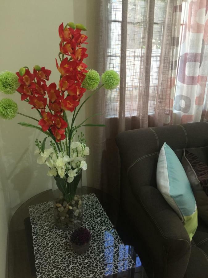 Estilo Apartment 2-Storey Clarin  Екстериор снимка