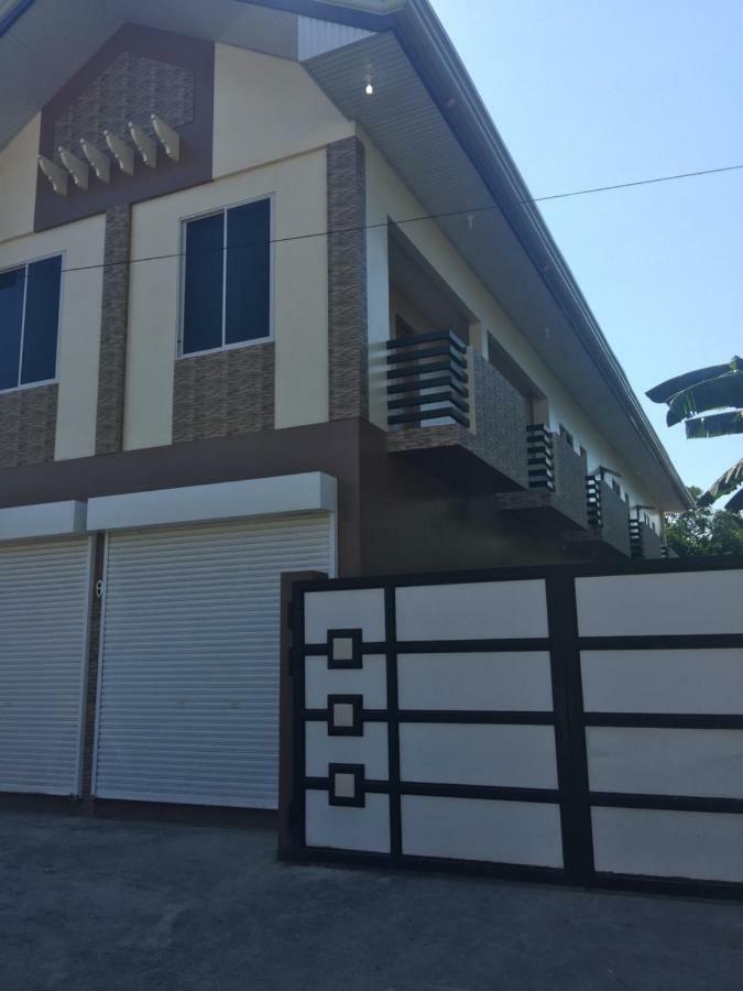 Estilo Apartment 2-Storey Clarin  Екстериор снимка